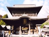 阿蘇神社の楼門。日本三大楼門の一つ